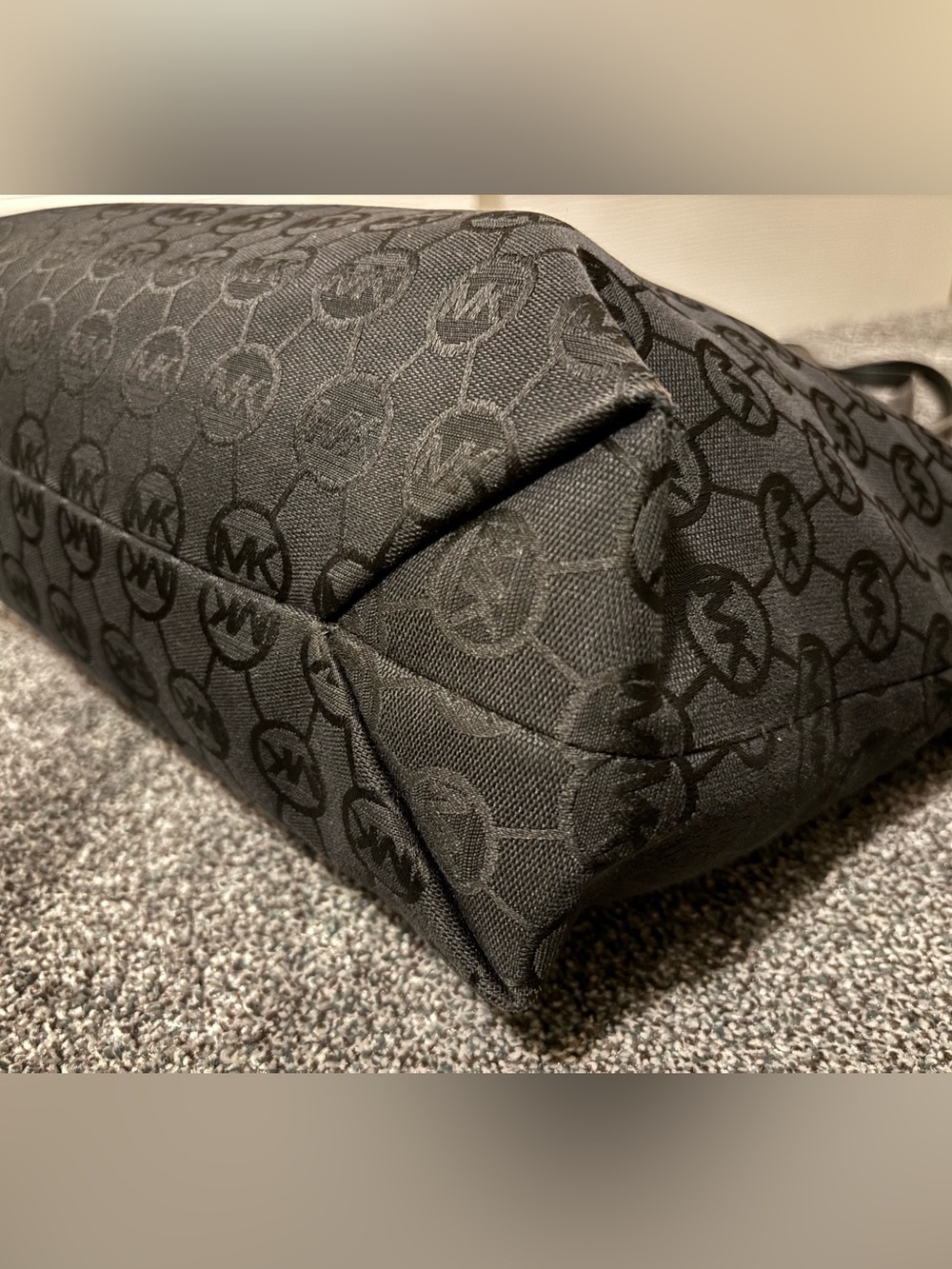 Michael Kors Kempton Monogram Front-Zip Tote Bag - Picture 4 of 11